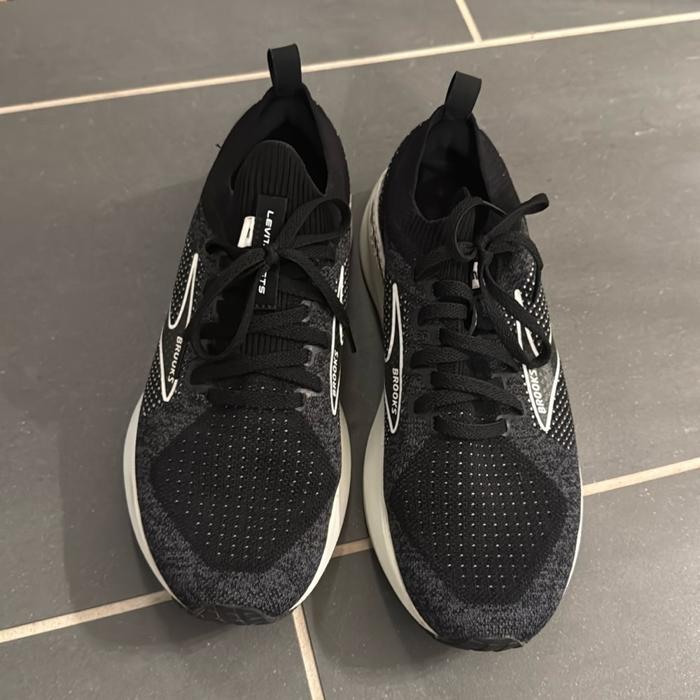 Brooks shoes